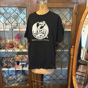 Gildan Black Short Sleeve Tee with White Dragon Graphic